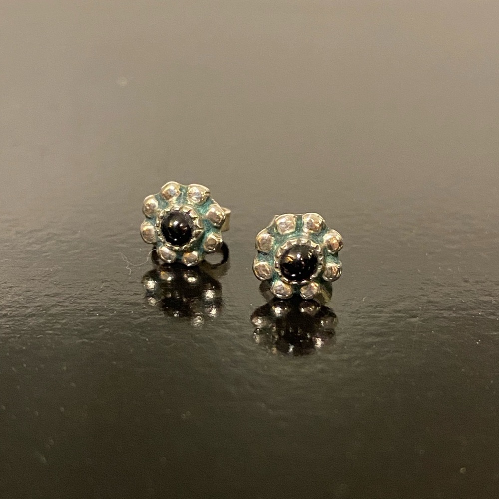 Vintage Southwestern Silver Flower and Black Onyx Post Pierced Earrings